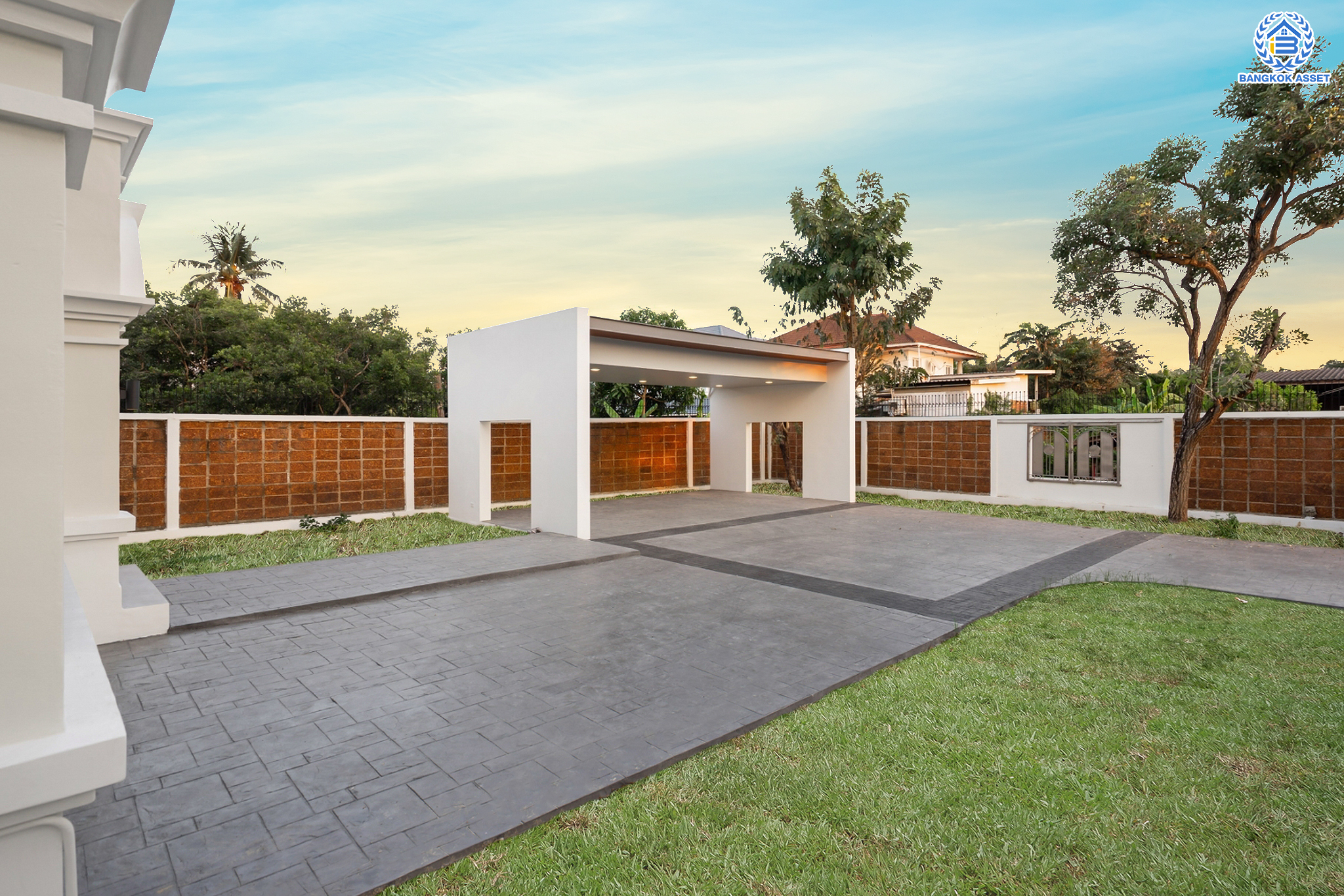 บ้านมือสองตกแต่งใหม่ หลังใหญ่พิเศษ! ม.มัณฑนา ปิ่นเกล้า-กาญจนาภิเษก (ซ.วัดพระเงิน) หลังมุม เนื้อที่ 128.6 ตร.ว. ฟังก์ชันจัดเต็ม 3 ห้องนอน 4 ห้องน้ำ 1 ห้องแม่บ้าน จอดรถได้ถึง 3 คัน เดินทางสะดวกสบาย บนทำเลติดถนนใหญ่ ใกล้เซ็นทรัลเวสต์เกต รถไฟฟ้าสายสีม่วง "สถานีตลาดบางใหญ่" และทางด่วนศรีรัช